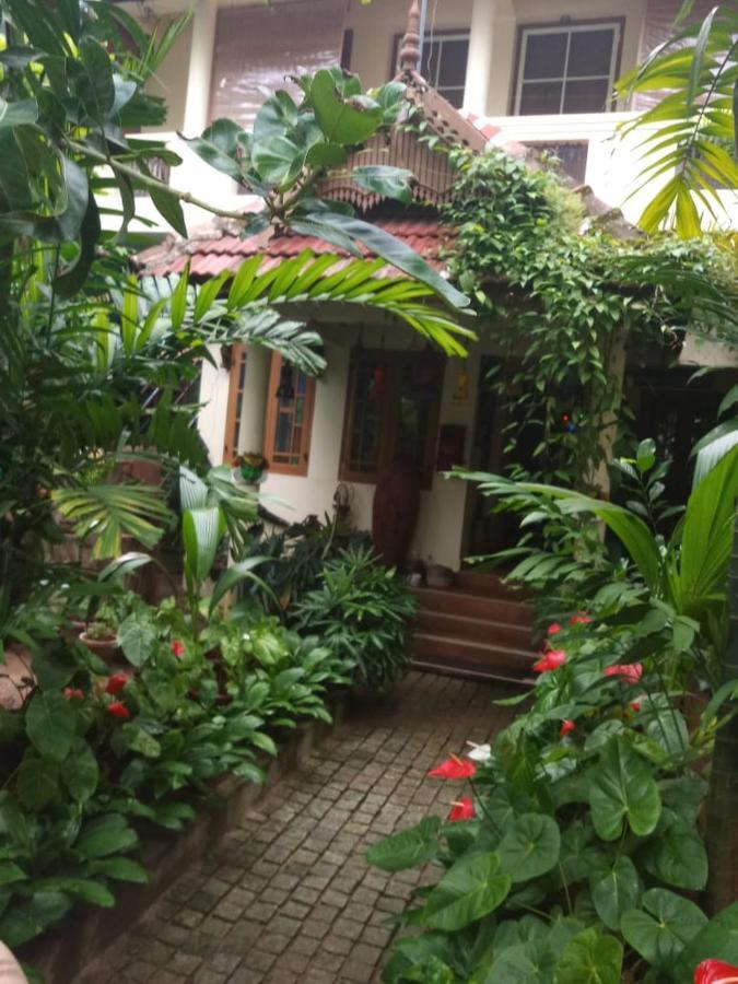 Heavenly Homestay Kochi Exterior foto